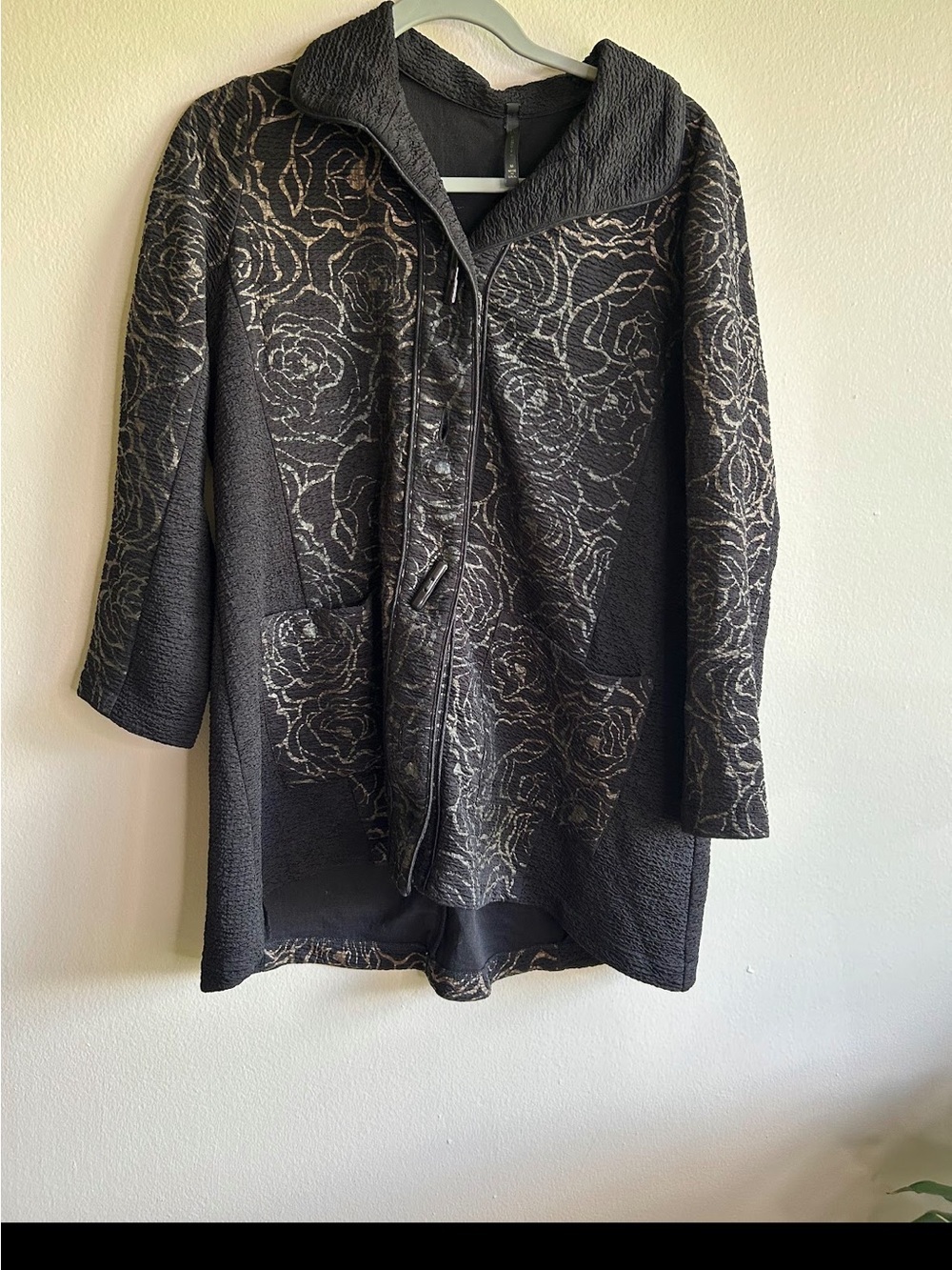 IC By Connie Jacket Womens Medium Textured Crepe Artsy Toggle Button Front
